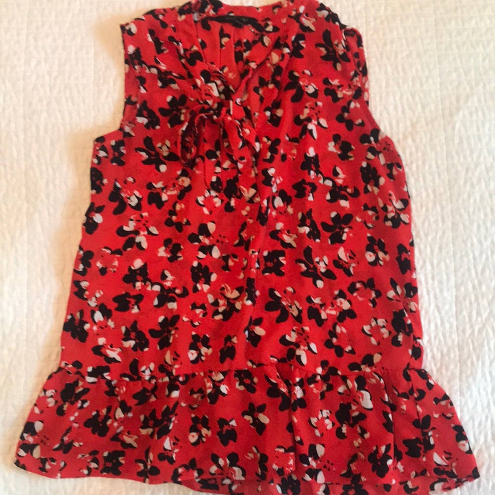 Patterned Sleeveless blouse